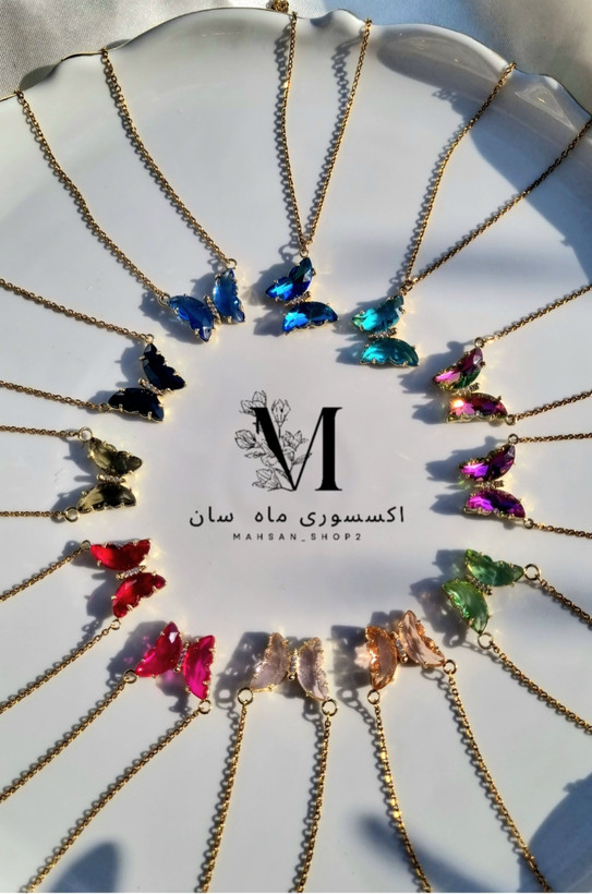 گردنبند دخترانه پروانه آبی روشن کریستالی خاص و جذاب