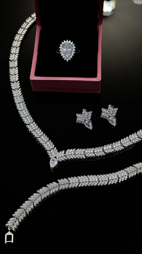 سرویس عروس جواهری طرح طلا سفید 0015