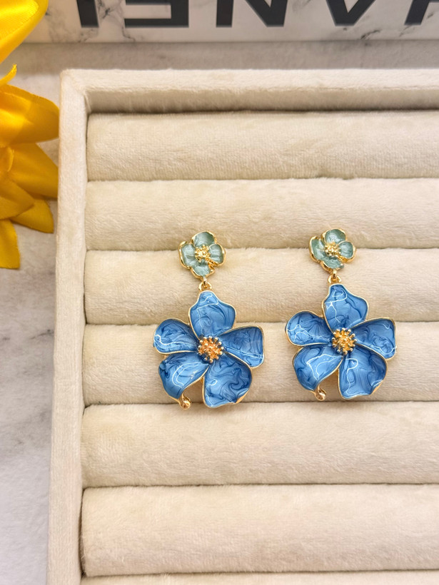 گوشواره میناکاری گل برجسته آبی